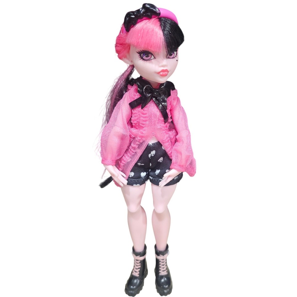 Monster High Draculaura G3 Doll Pink Black Split Hair Pink Sheer Top Heart Short